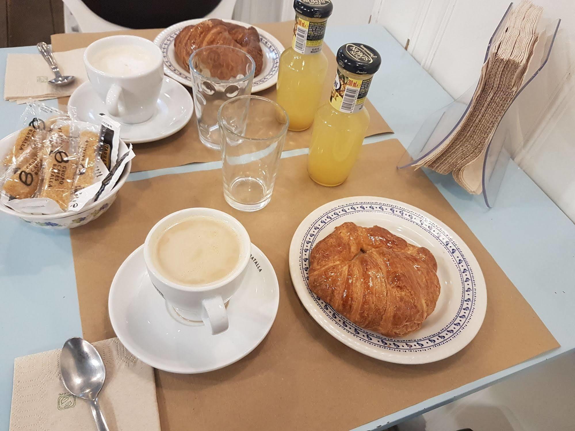ברצלונה Break Bcn - Hostal & Coffeebar מראה חיצוני תמונה